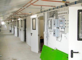Líneas de servicio y caja de control en paneles de plástico de Paneltim